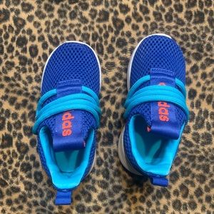 ❤️SOLD❤️ Adidas size 6C